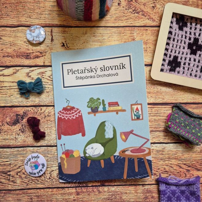 Včera byla autogramiáda Pletařského slovníku od @superstepanka 🧶🖋️ JE BOŽÍ ✨🤩 Podle mě je vhodný pro všechny pletaře a...